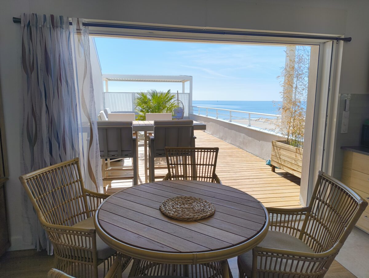 vue de la terrasse du duplex le 50 a narbonne plage