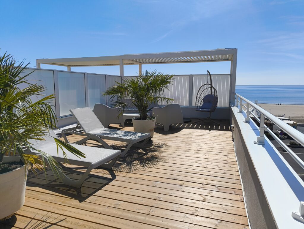 transats de la terrasse panoramique le 50 duplex a narbonne plage